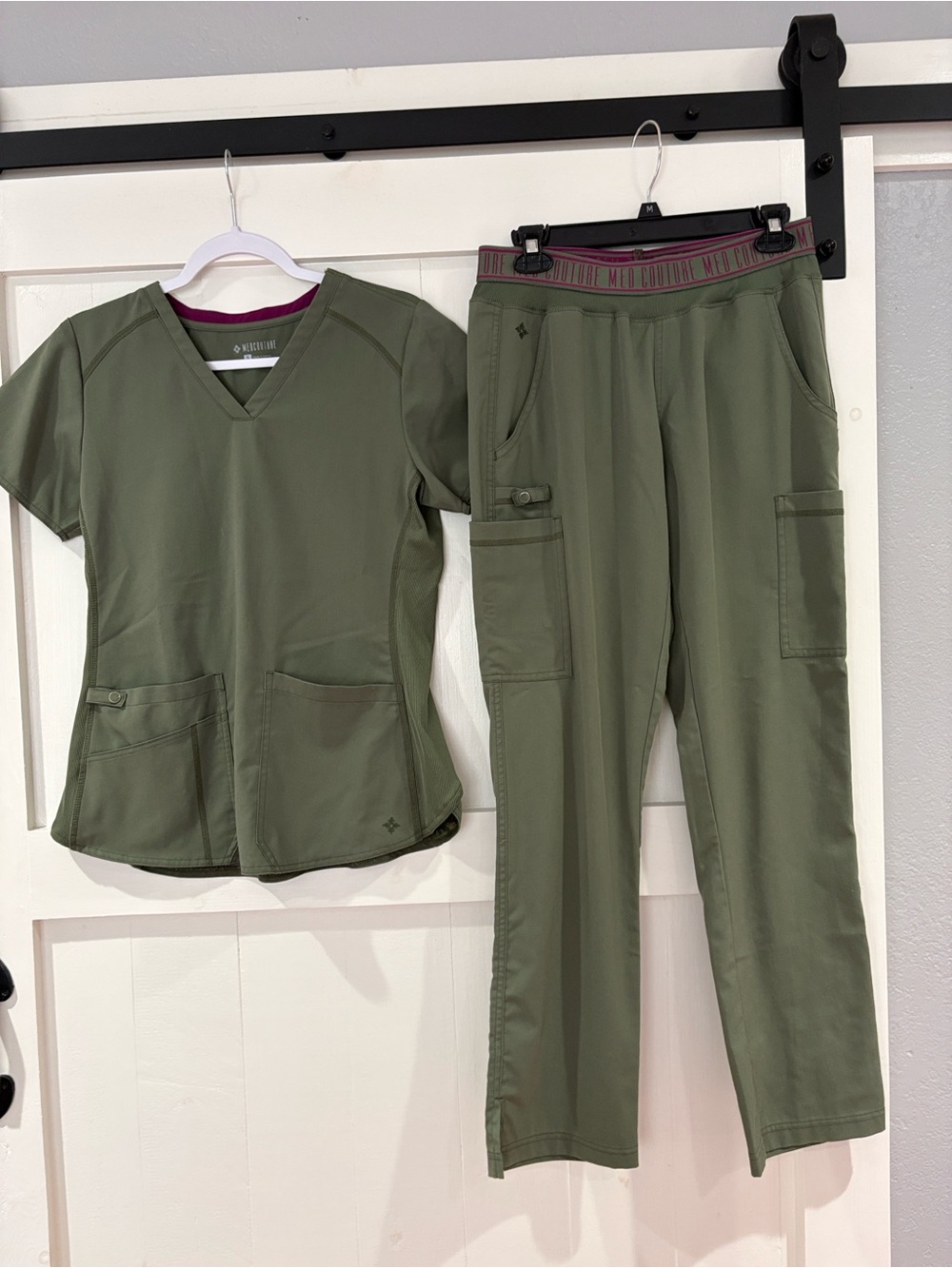 Med Couture Olive Green Scrub Set. Size small with Contrast Waistband - Picture 1 of 7